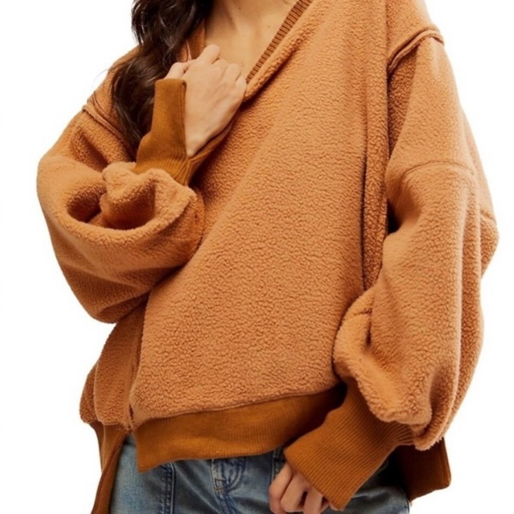 An absolutely gorgeous FREE PEOPLE Camden fleece sweatshirt